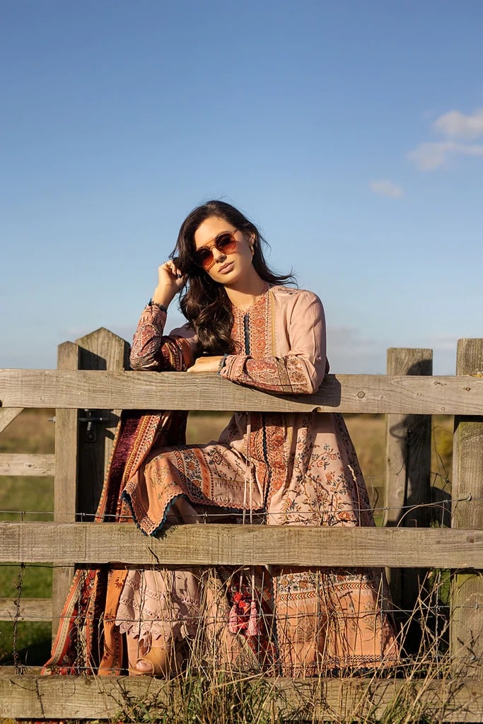 Sobia Nazir 3Pcs Embroidered Summer Lawn Collection 2023 SN-38A - Image 4