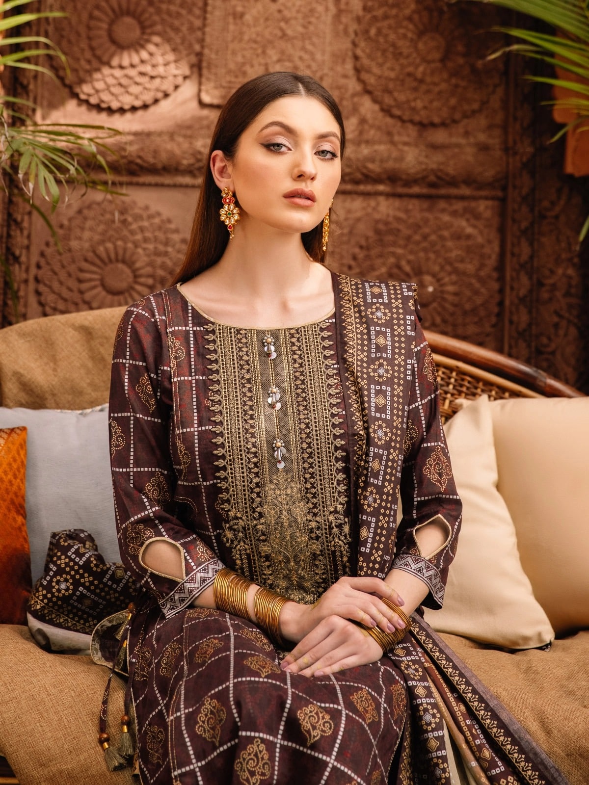 Baroque Latest Winter Peech Leather Dhanak Suits 2021 BQ-126 - Image 4