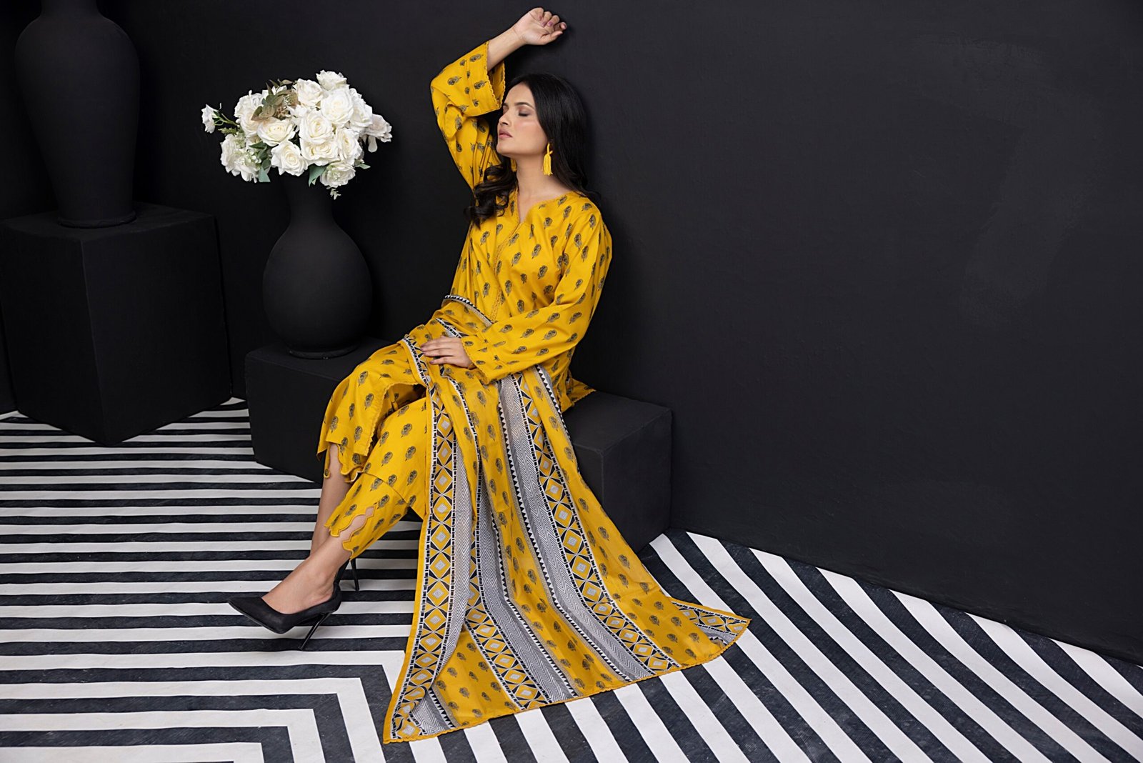 Regalia 3Pcs Digital Print Summer Lawn Collection 2024 RG-002 - Image 3